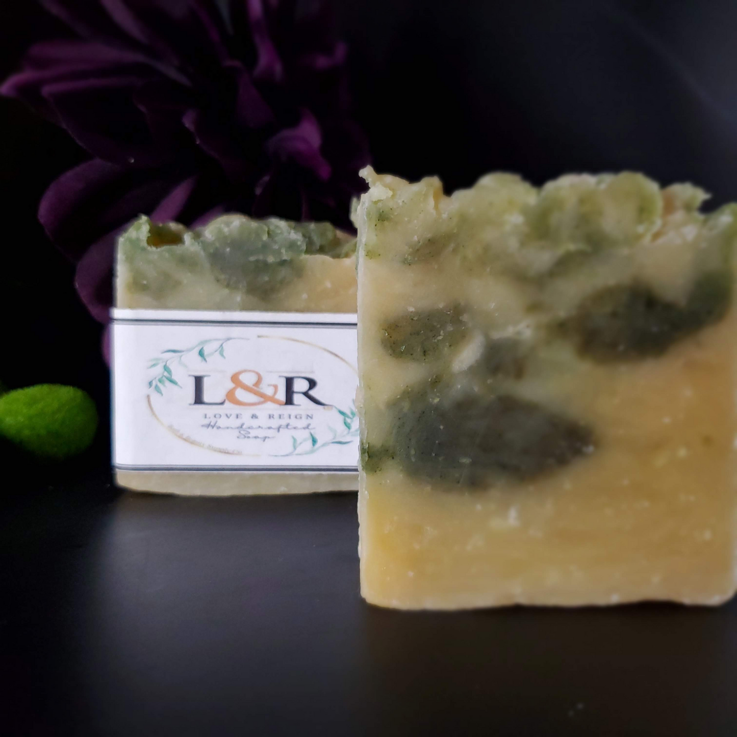 Made using locally harvested lemongrass tea. Natural skin loving plant based ingredients. Pure essential oil blend of lemongrass. Naturally pigmented using superfood spirulina powder. Known for astringent properties.