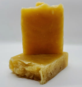 Rich and creamy shaving bar to get a close and clean shave. Formulated with a double butter recipe (cocoa & shea butter, coconut oil, olive oil, castor oil, and almond milk). Natural clean and fresh scent using bergamot and cedarwood essential oils. Plant based Cruelty free Good for all 