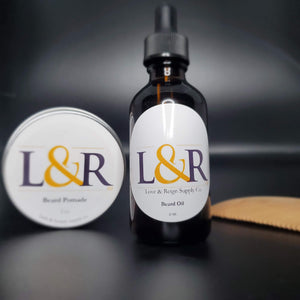 L&R Beard oil (2oz)  cares for your beard and underlying skin. Helps the manageability of your beard and adds moisture naturally.  Made with jojoba oil, sweet almond oil, and an refreshing essential oil blend .  Great for all skin and hair types. Choose from our 4 premium essential oil blends (unscented available). Best used with wooden beard comb.