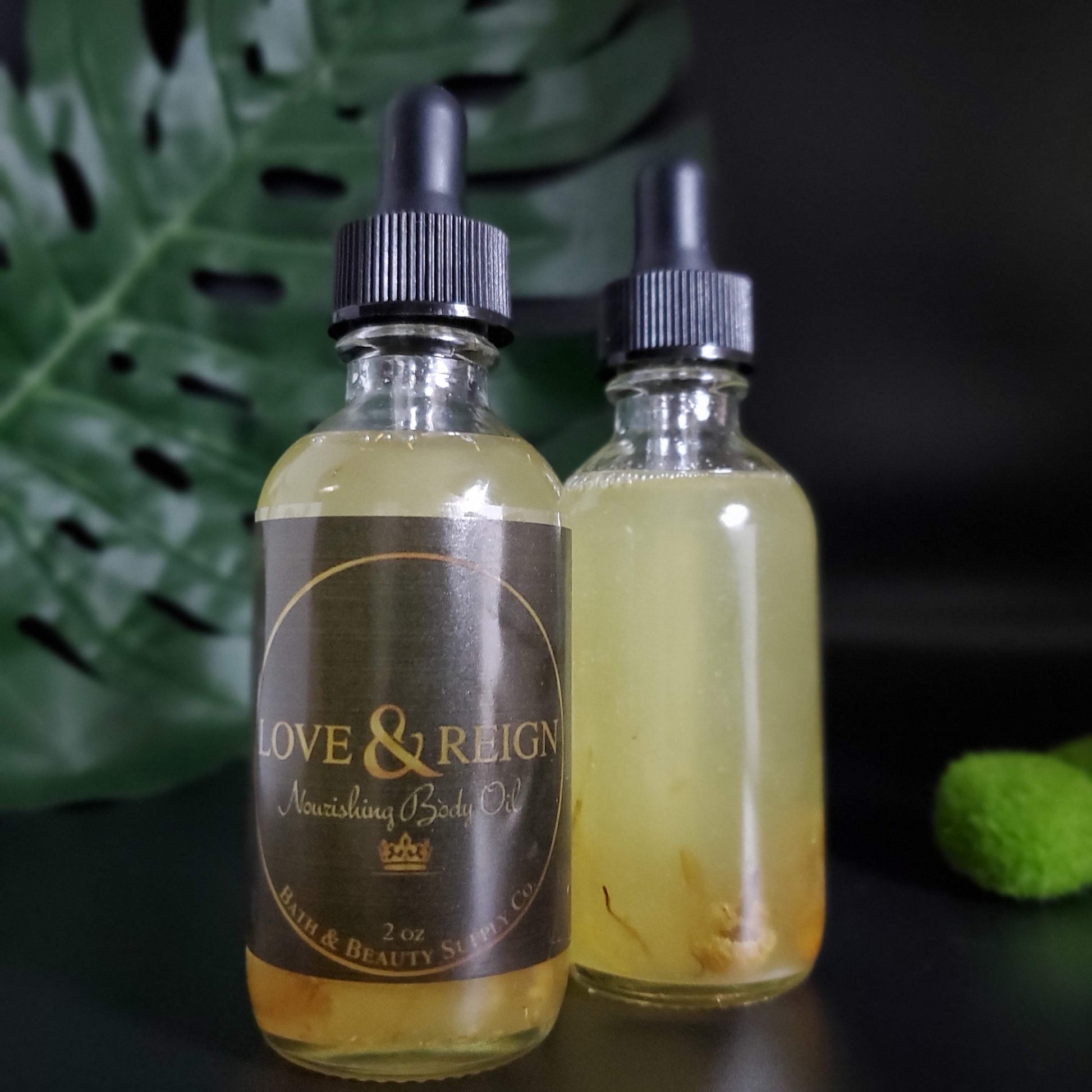 Moisturizing natural oil made with Sweet Almond oil, Shea Nut oil, Carrot Seed oil, and Calendula oil.  Blended to nourish normal to dry skin Naturally scented with calming chamomile flowers and calendula oil Versatile and may be used for hair, skin, or nails. 2 ounces of natural skin healing 