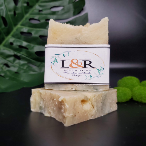 Naturally pigmented with paprika and ground cloves. Scented with orange, clove, and cinnamon essential oil blend. Uplifting scent profile.  Cruelty free. Always made with love.  Great for total body , avoid sensitive areas. 