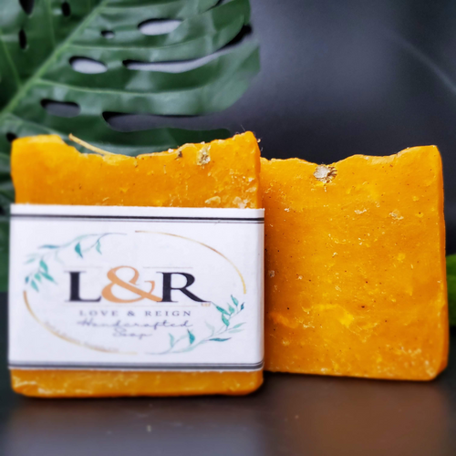Handcrafted with all natural ingredients (saponified shea butter, coconut oil ,olive oil, castor oil, and sweet almond oil) free from harsh chemicals. Formulated using a plant based recipe, designed to cleanse your cleanse your hair and provide moisturization. Our soap designs and fragrances are made with natural colorants and pure essential oils. Naturally pigmented with  annatto seed powder. Scented with tea tree oil essential oil.