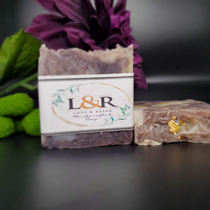 Lavender and Lemon soap is a scented with a lavender and  lemon essential oil blend. Topped with chamomile and lavender petals. Made with plant based ingredients. Great for total body care.