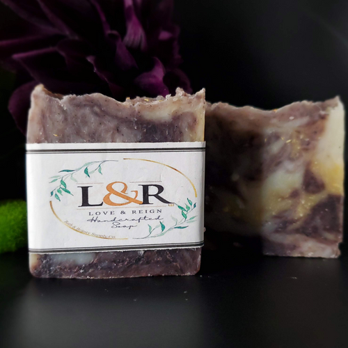 Lavender and Lemon soap is a scented with a lavender and  lemon essential oil blend. Topped with chamomile and lavender petals. Made with plant based ingredients. Great for total body care.
