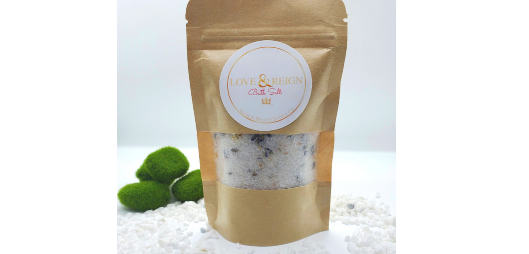 Calming and muscle tension relief by using simple yet effective ingredients. Magnesium, mineral sea salt, and Himalayan  Pink Salt. Scented using lavender essential oil. contains flower petals of lavender and calendula. 
